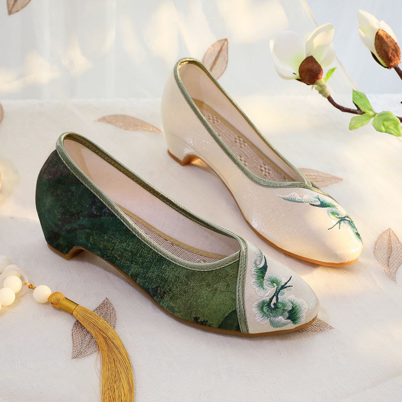 Size 35-40 Summer Old Beijing  - Women Shoes Heels recensie en prijs