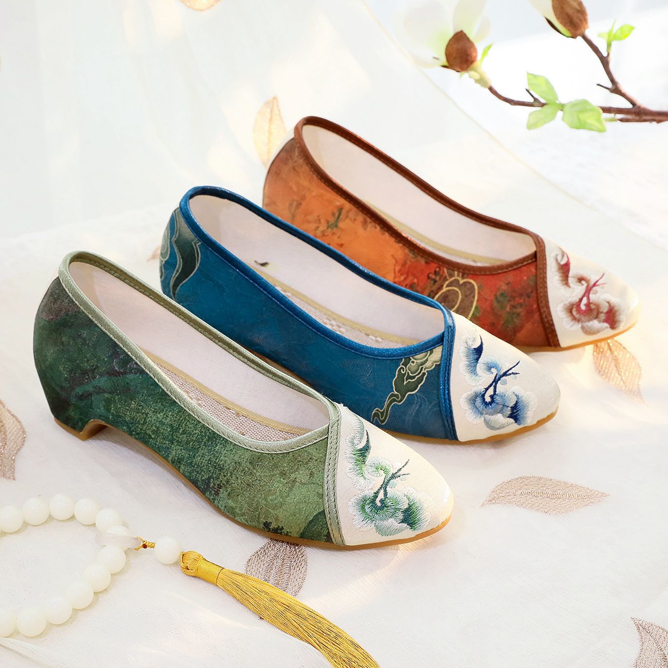 Size 35-40 Summer Old Beijing  - Women Shoes Heels recensie en prijs