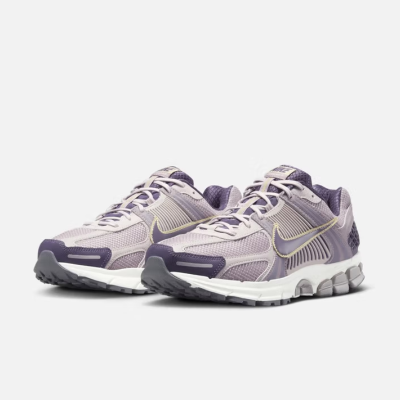 Nike's New Lightweight, Cushio - Women Shoes Zoom recensie en prijs